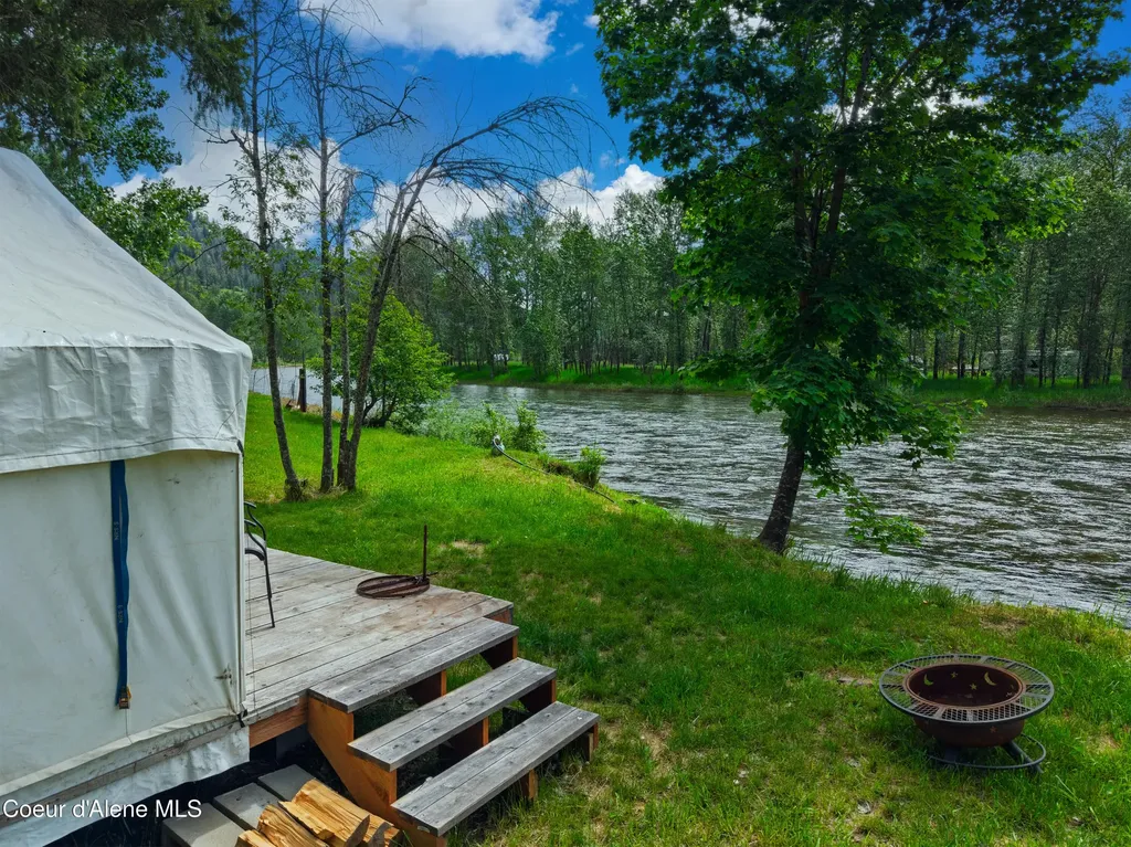 4 River Road Calder ID 83808