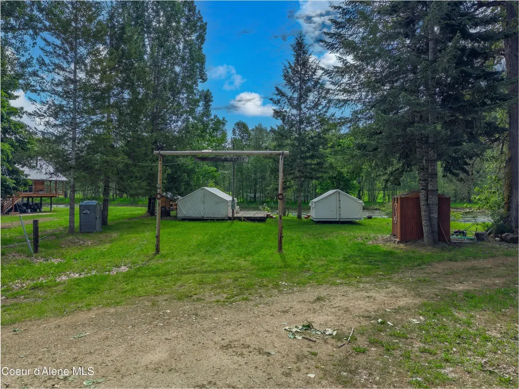 4 River Road Calder ID 83808