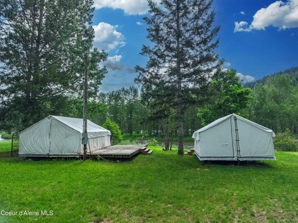 4 River Road Calder ID 83808