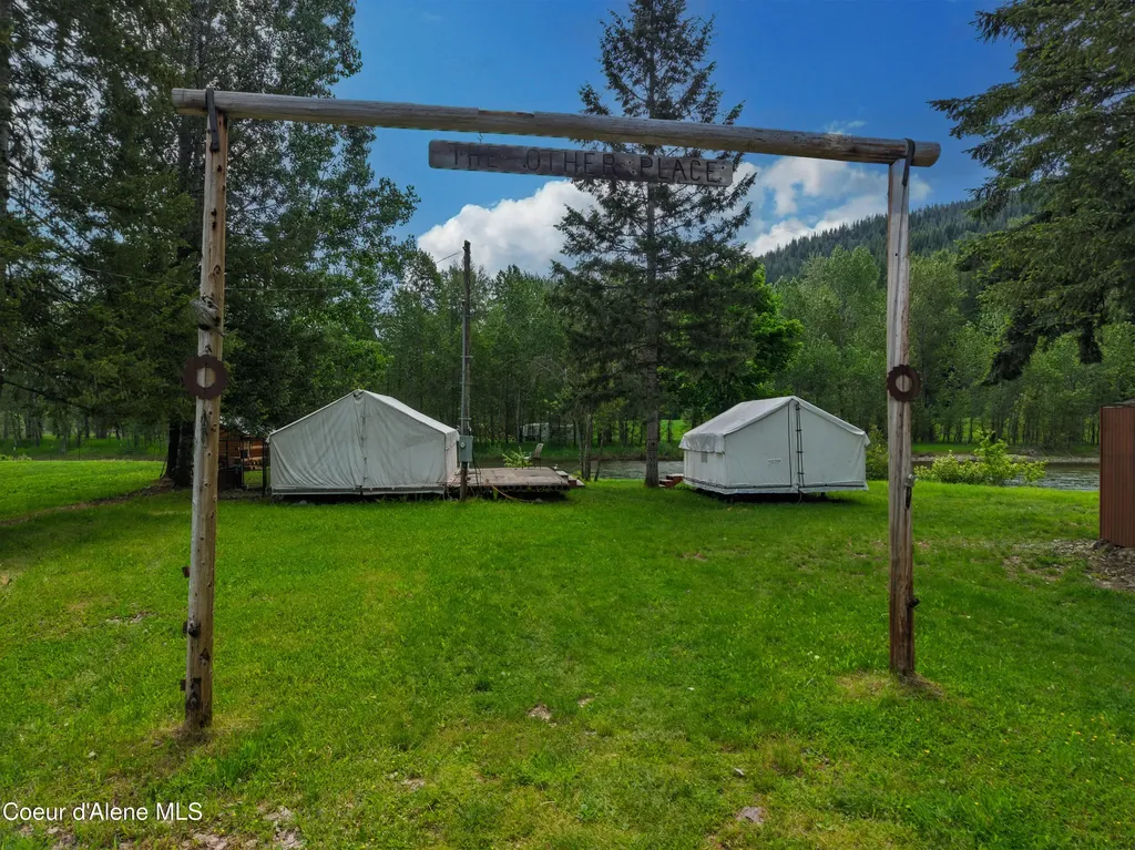 4 River Road Calder ID 83808