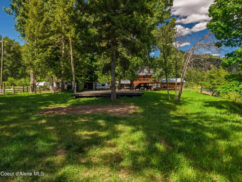 4 River Road Calder ID 83808