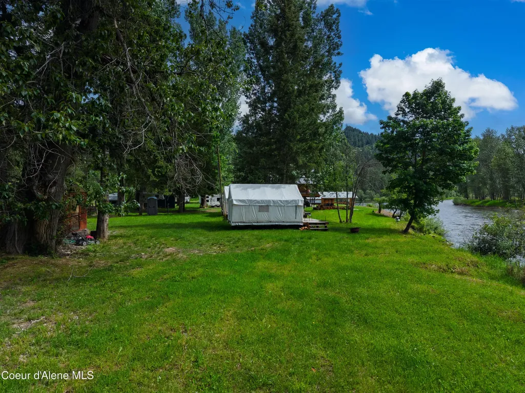 4 River Road Calder ID 83808