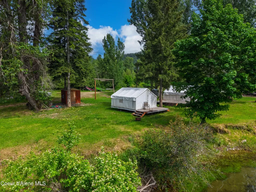 4 River Road Calder ID 83808