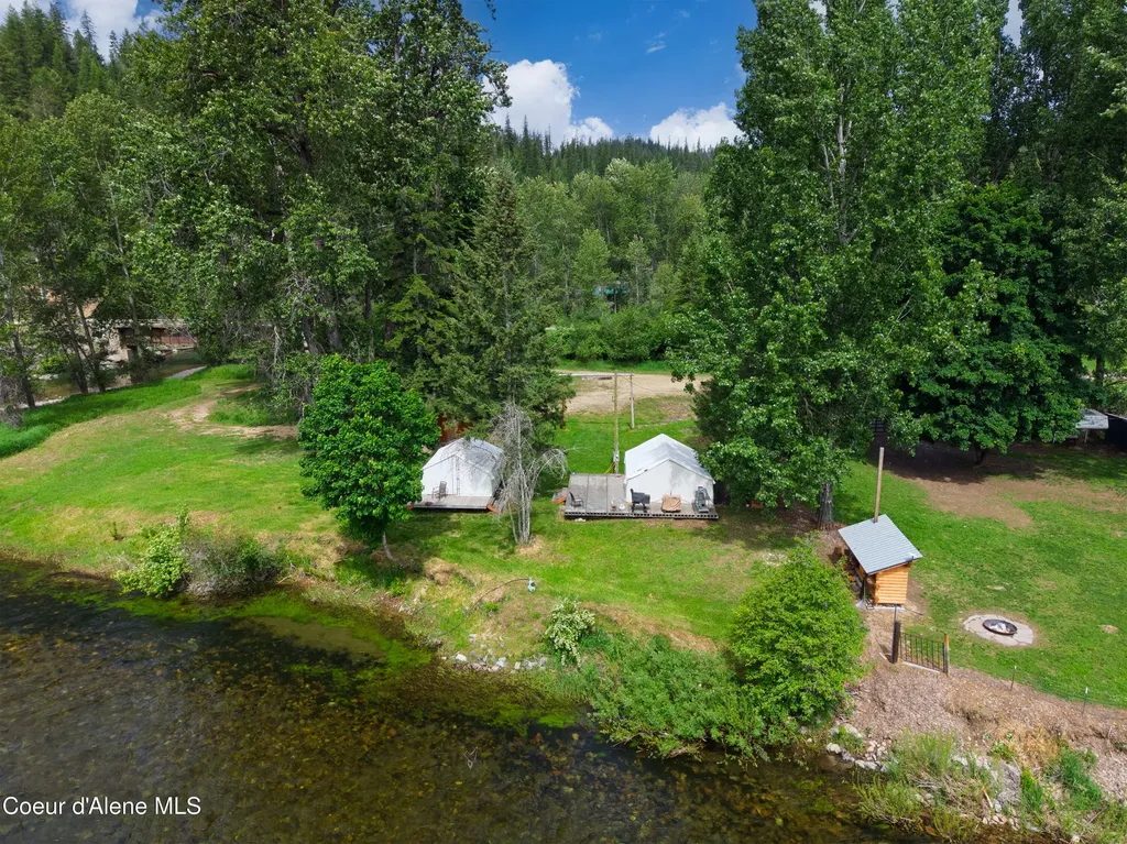 4 River Road Calder ID 83808