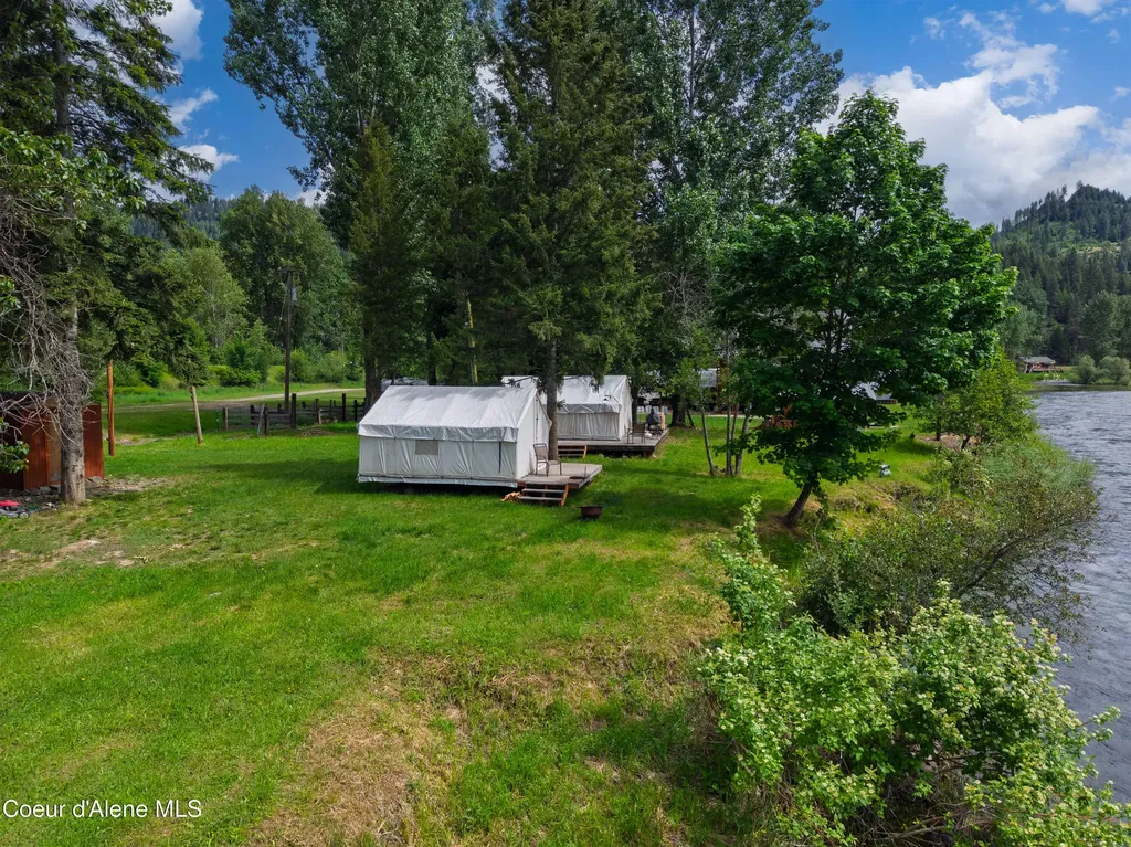 4 River Road Calder ID 83808