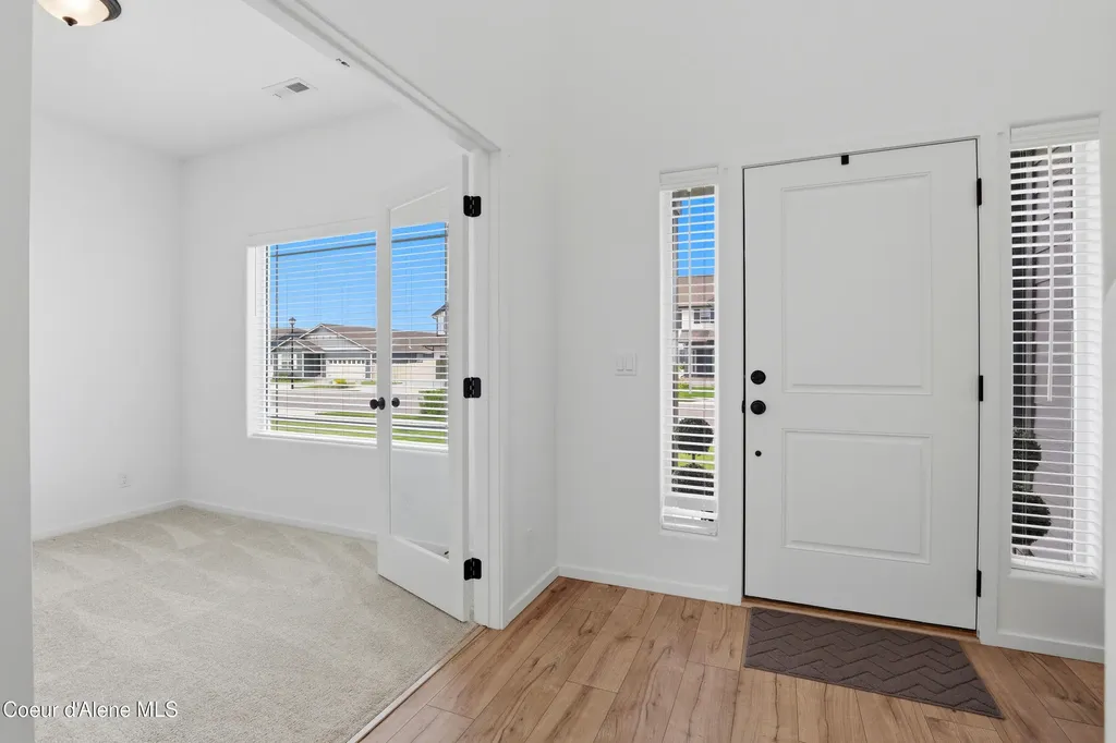 10482 N Belgrave Lp Hayden ID 83835