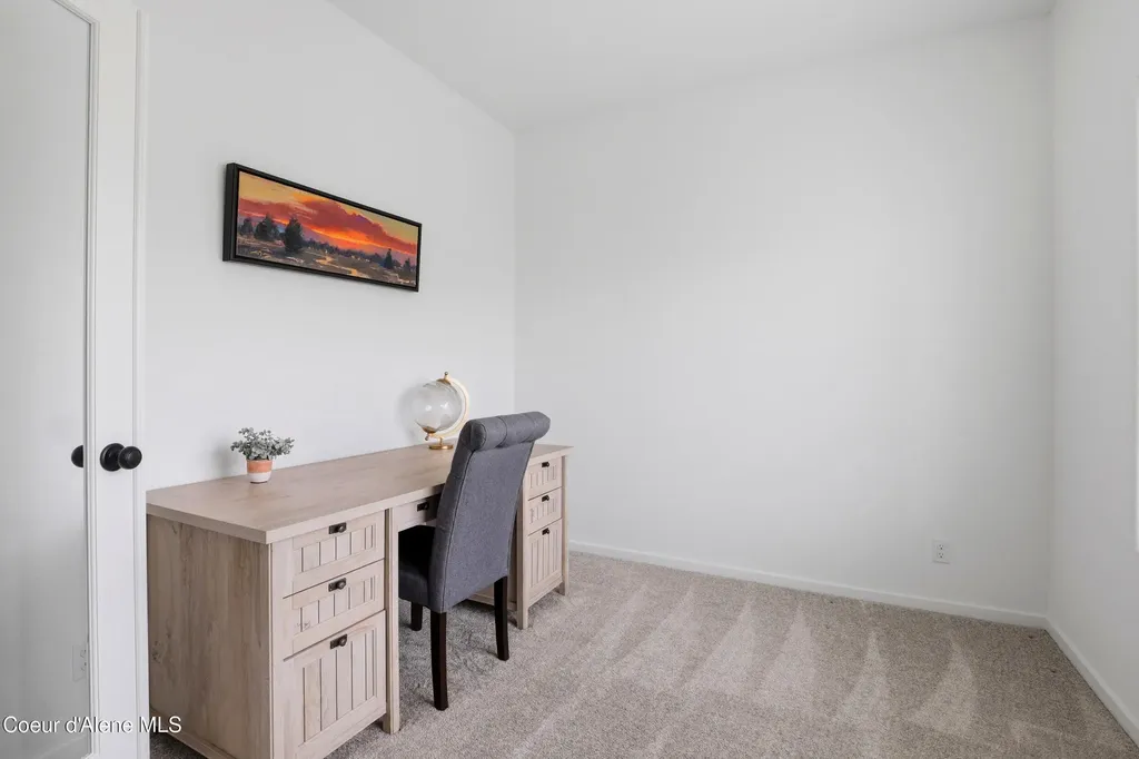 10482 N Belgrave Lp Hayden ID 83835