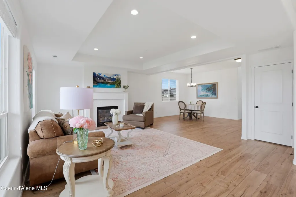 10482 N Belgrave Lp Hayden ID 83835