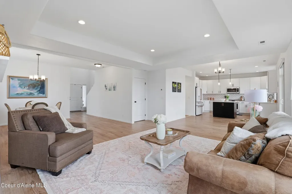 10482 N Belgrave Lp Hayden ID 83835