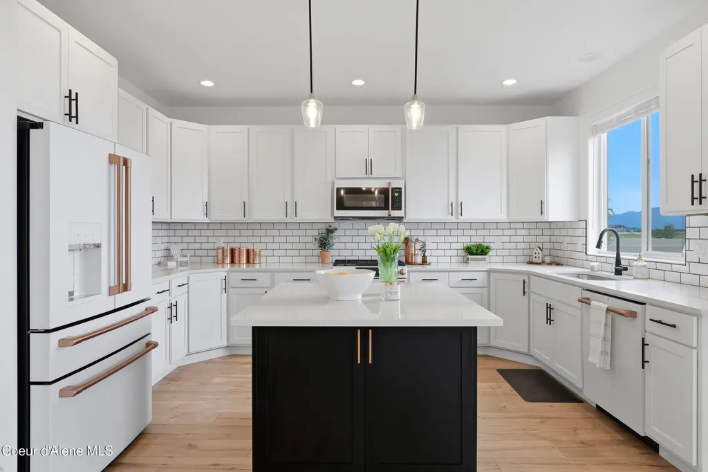 10482 N Belgrave Lp Hayden ID 83835