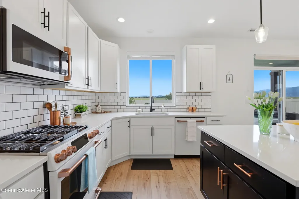 10482 N Belgrave Lp Hayden ID 83835