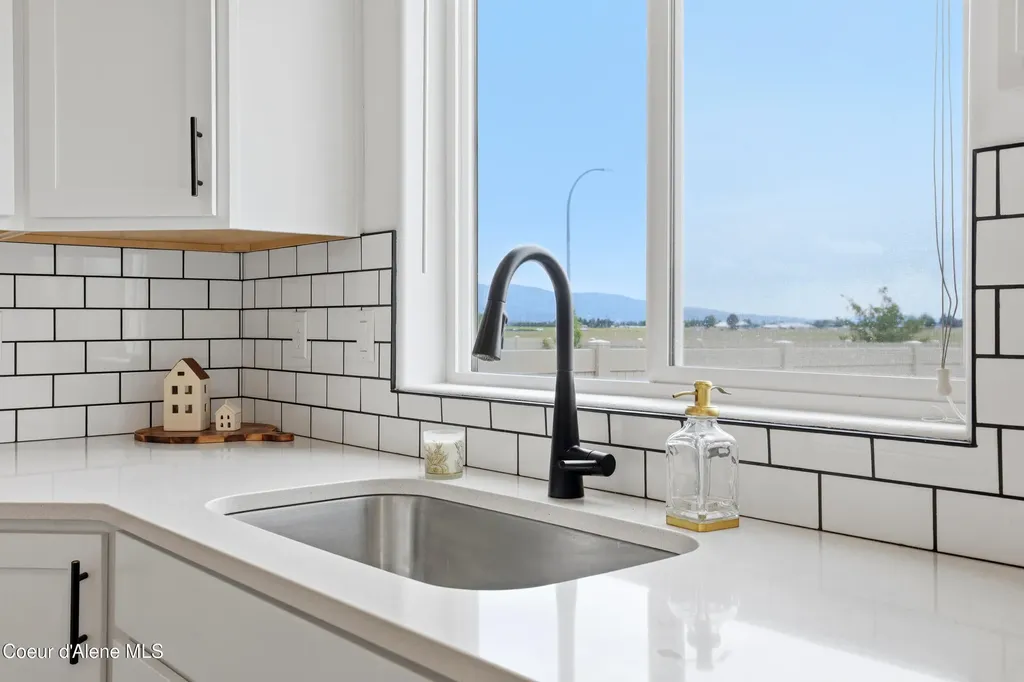 10482 N Belgrave Lp Hayden ID 83835