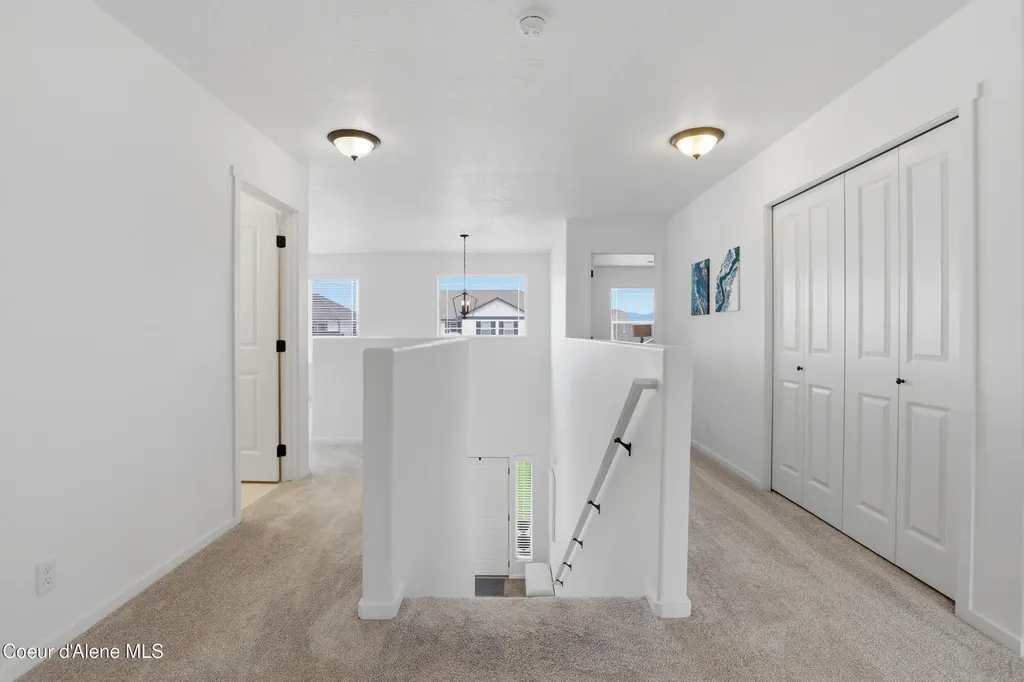 10482 N Belgrave Lp Hayden ID 83835