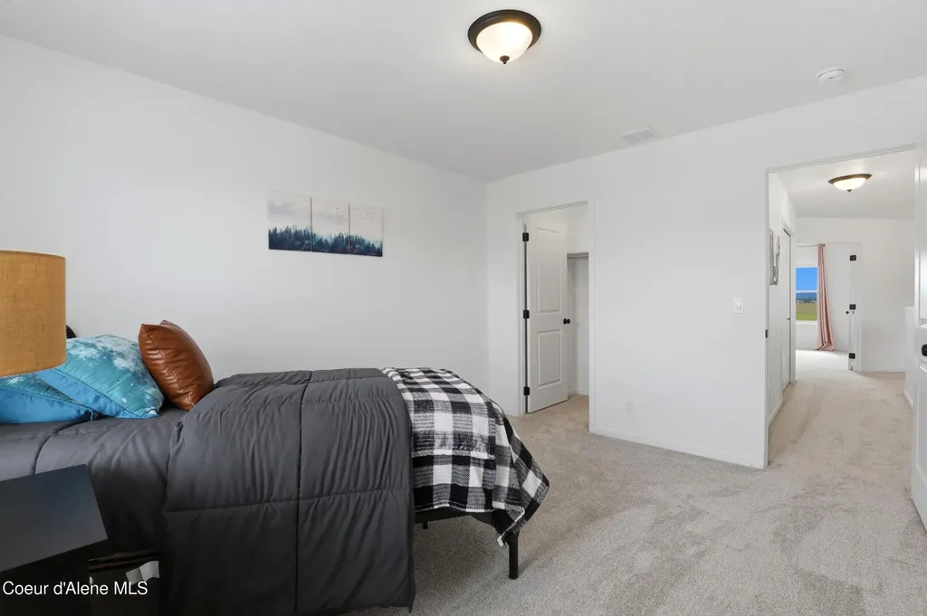 10482 N Belgrave Lp Hayden ID 83835
