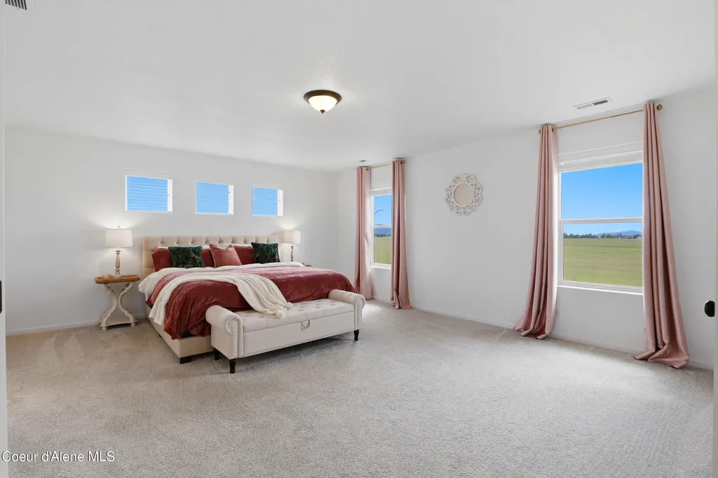 10482 N Belgrave Lp Hayden ID 83835