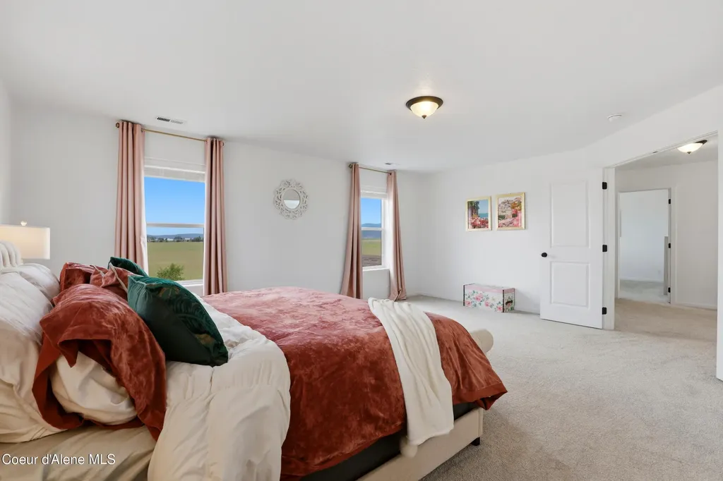 10482 N Belgrave Lp Hayden ID 83835