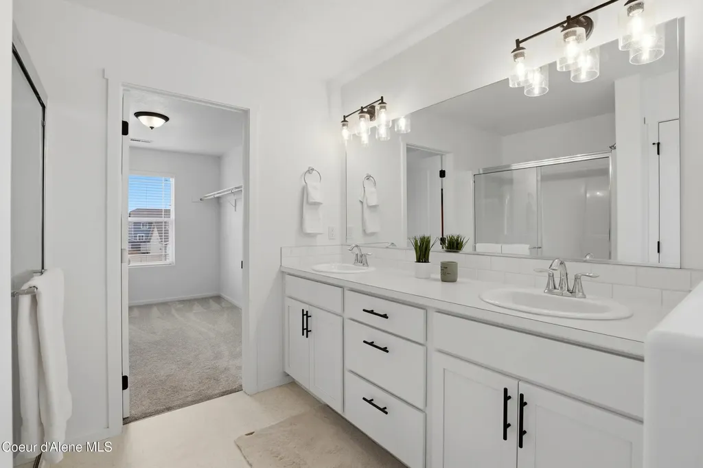10482 N Belgrave Lp Hayden ID 83835