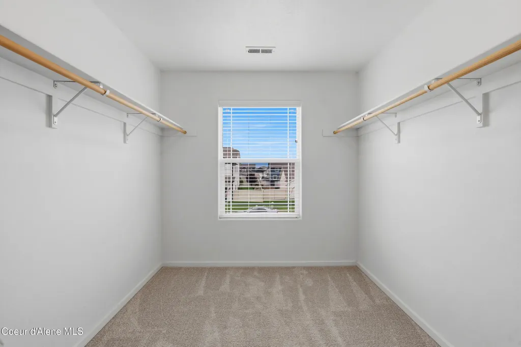 10482 N Belgrave Lp Hayden ID 83835