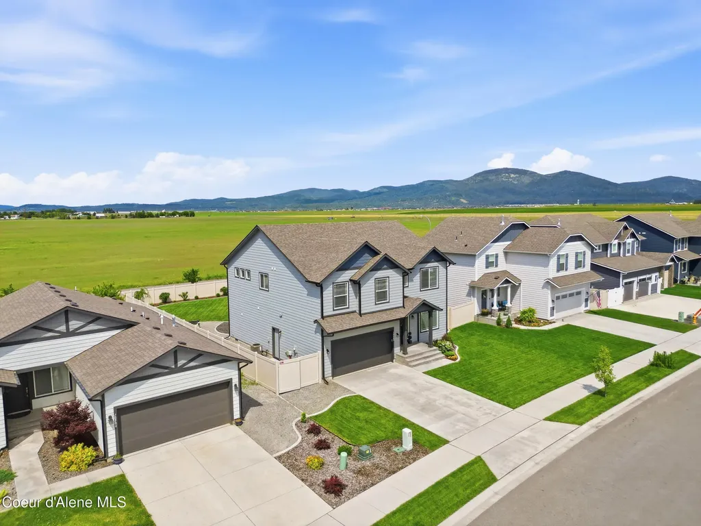10482 N Belgrave Lp Hayden ID 83835