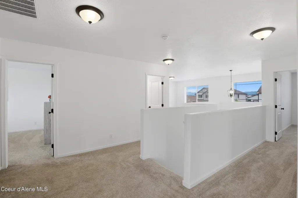 10482 N Belgrave Lp Hayden ID 83835