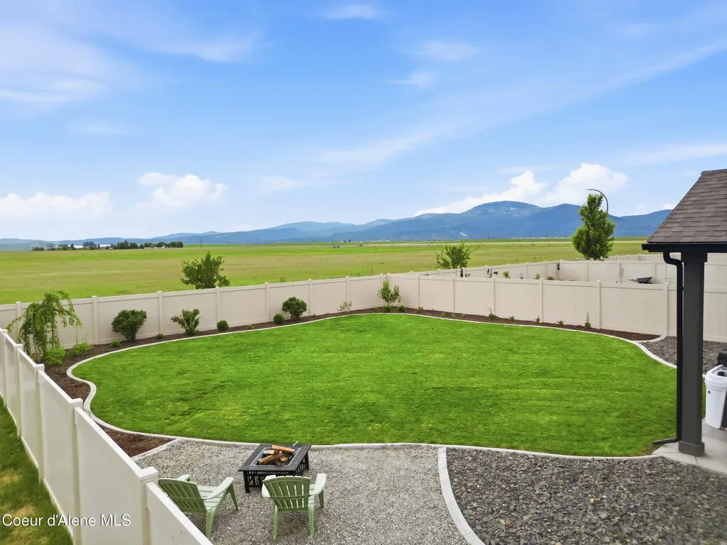 10482 N Belgrave Lp Hayden ID 83835
