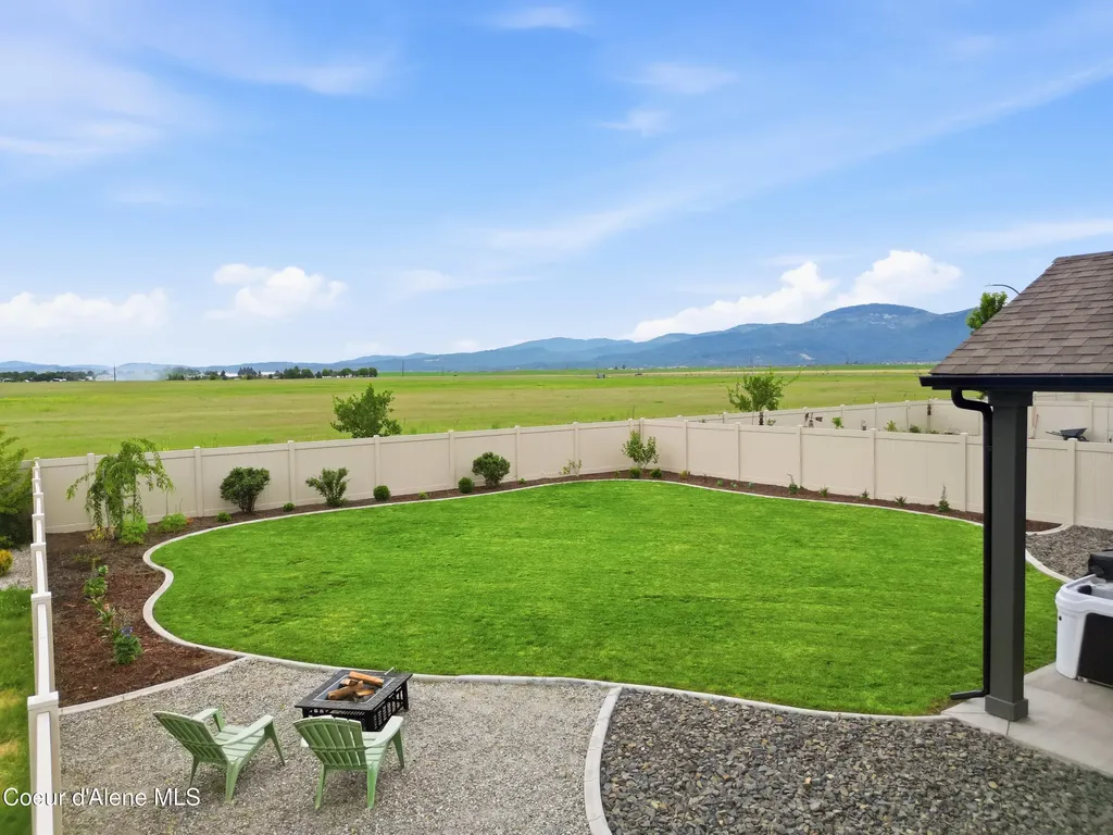 10482 N Belgrave Lp Hayden ID 83835