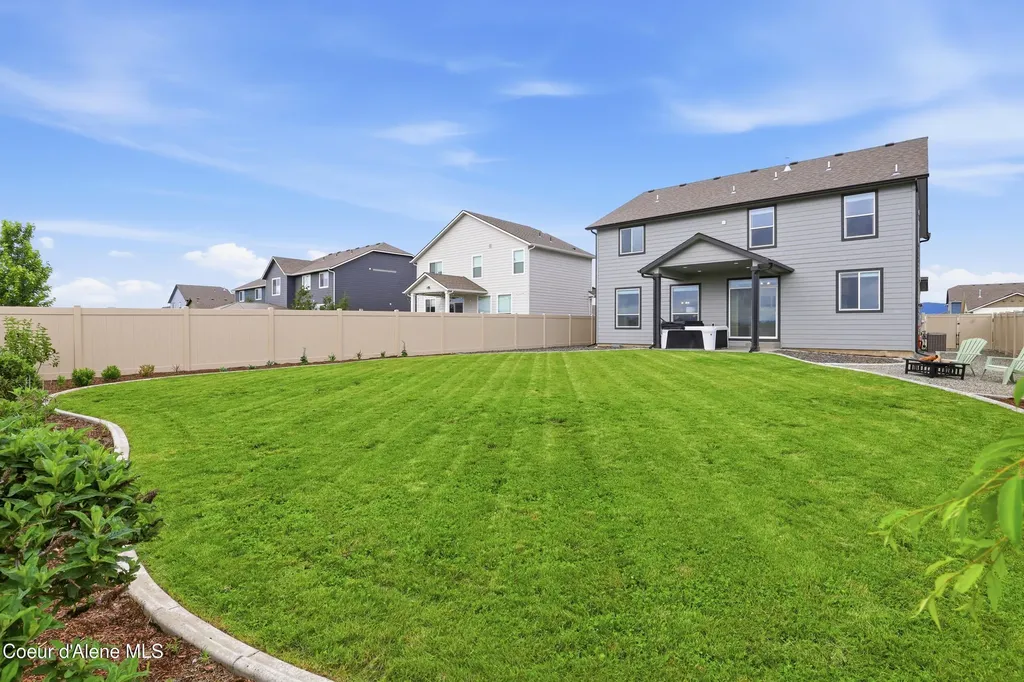 10482 N Belgrave Lp Hayden ID 83835