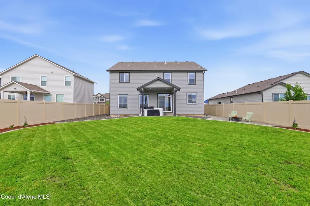 10482 N Belgrave Lp Hayden ID 83835