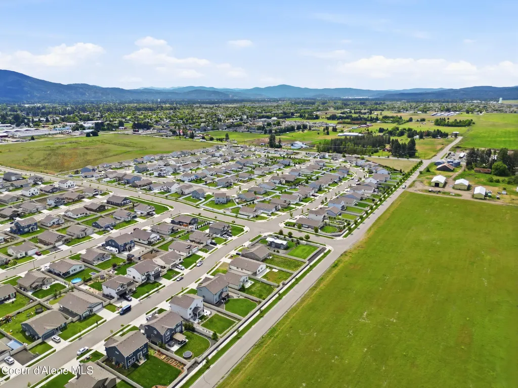 10482 N Belgrave Lp Hayden ID 83835