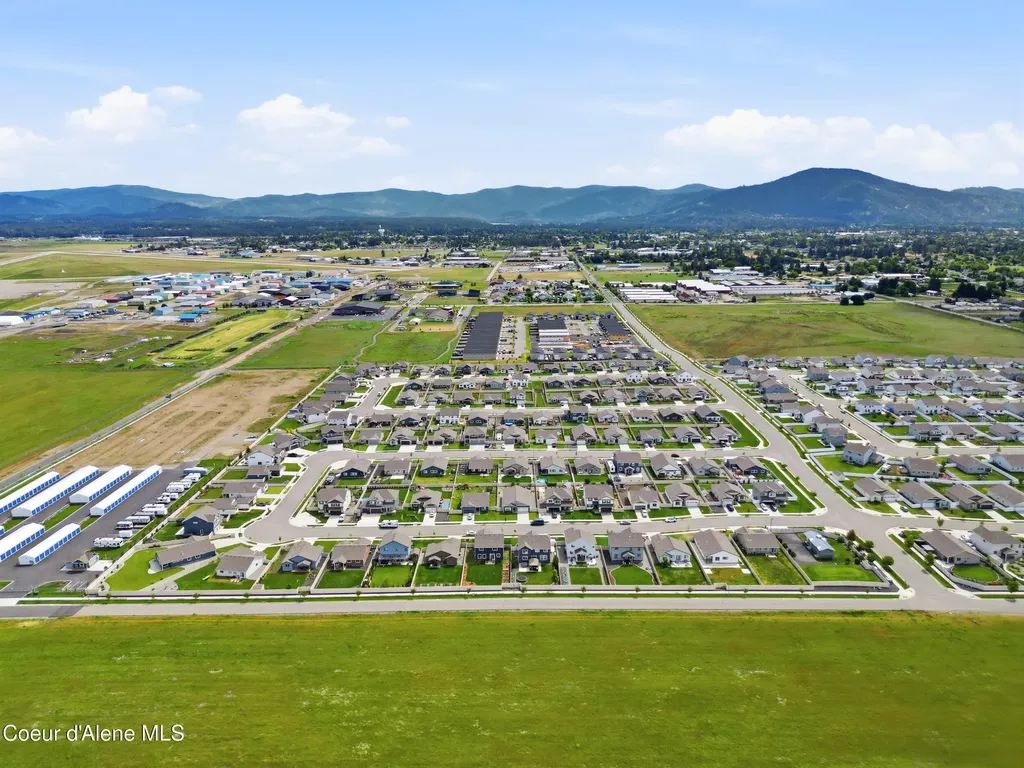 10482 N Belgrave Lp Hayden ID 83835