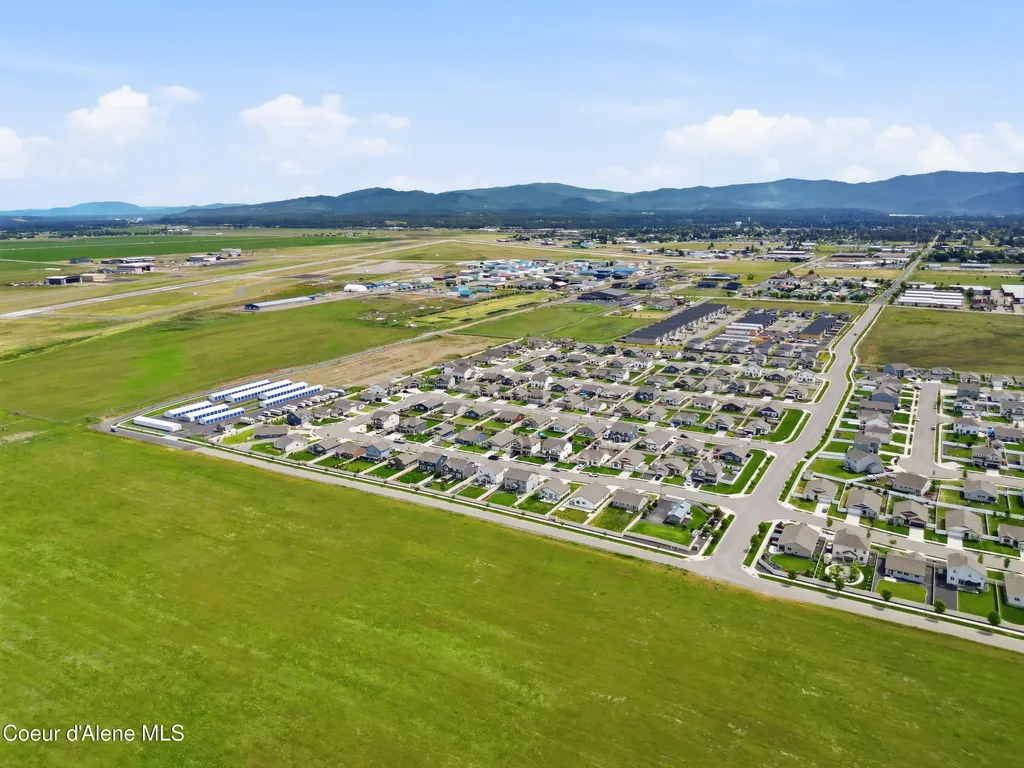 10482 N Belgrave Lp Hayden ID 83835