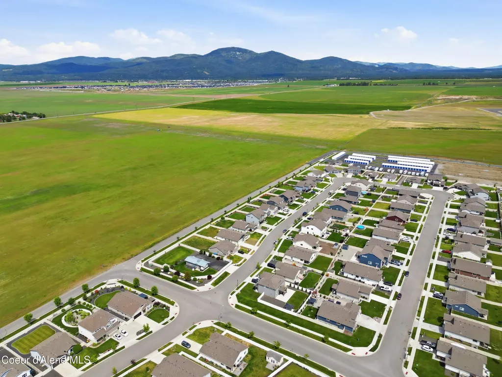 10482 N Belgrave Lp Hayden ID 83835