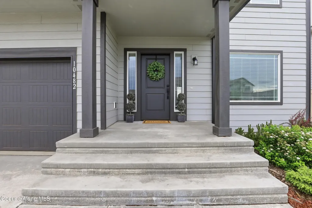 10482 N Belgrave Lp Hayden ID 83835
