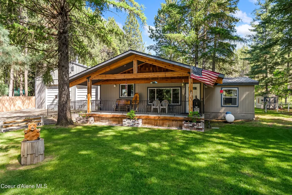 169 Shelby Road Laclede ID 83841