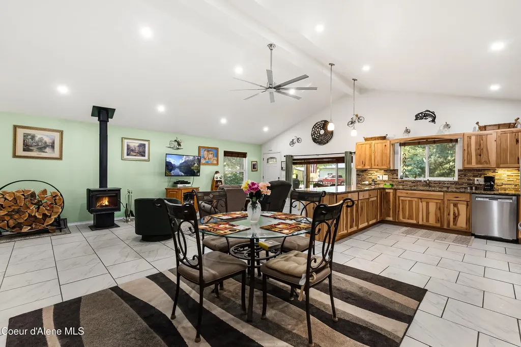 169 Shelby Road Laclede ID 83841