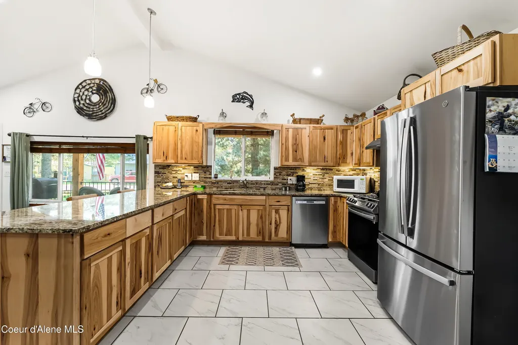 169 Shelby Road Laclede ID 83841