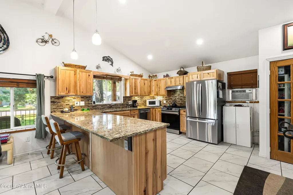 169 Shelby Road Laclede ID 83841