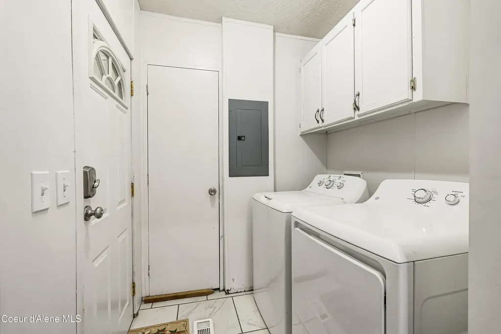 169 Shelby Road Laclede ID 83841