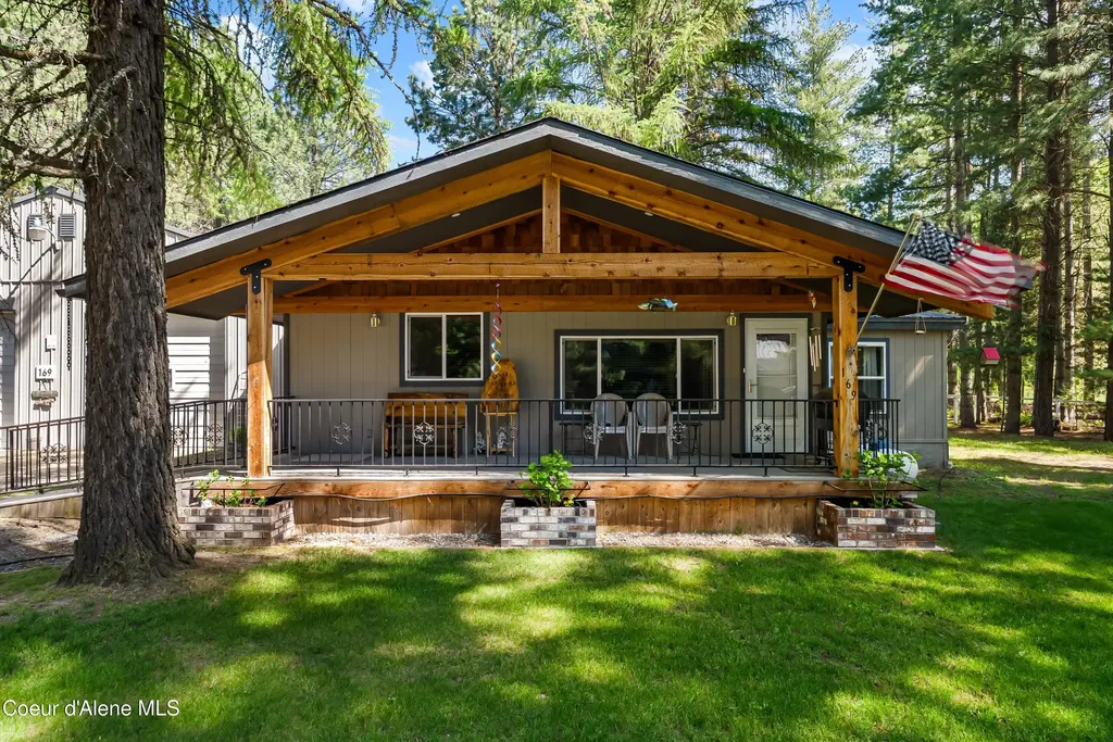 169 Shelby Road Laclede ID 83841