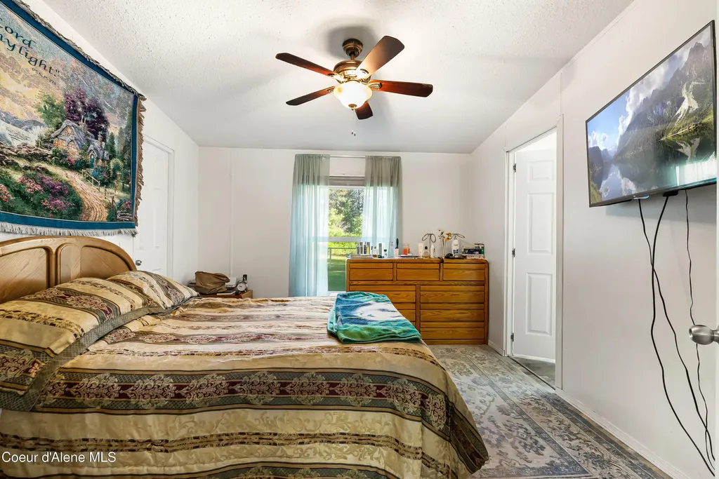 169 Shelby Road Laclede ID 83841