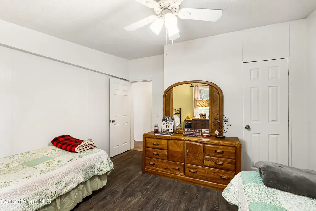 169 Shelby Road Laclede ID 83841