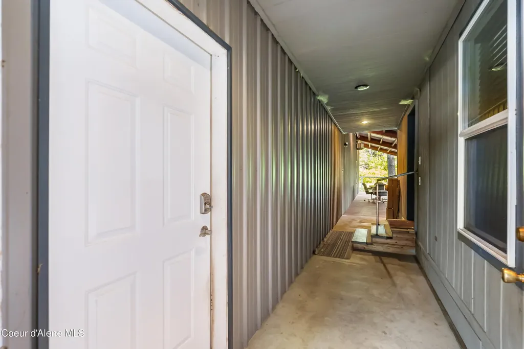 169 Shelby Road Laclede ID 83841