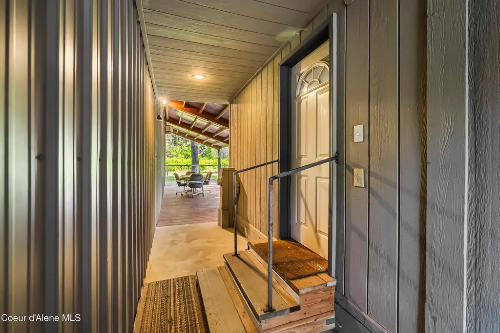 169 Shelby Road Laclede ID 83841