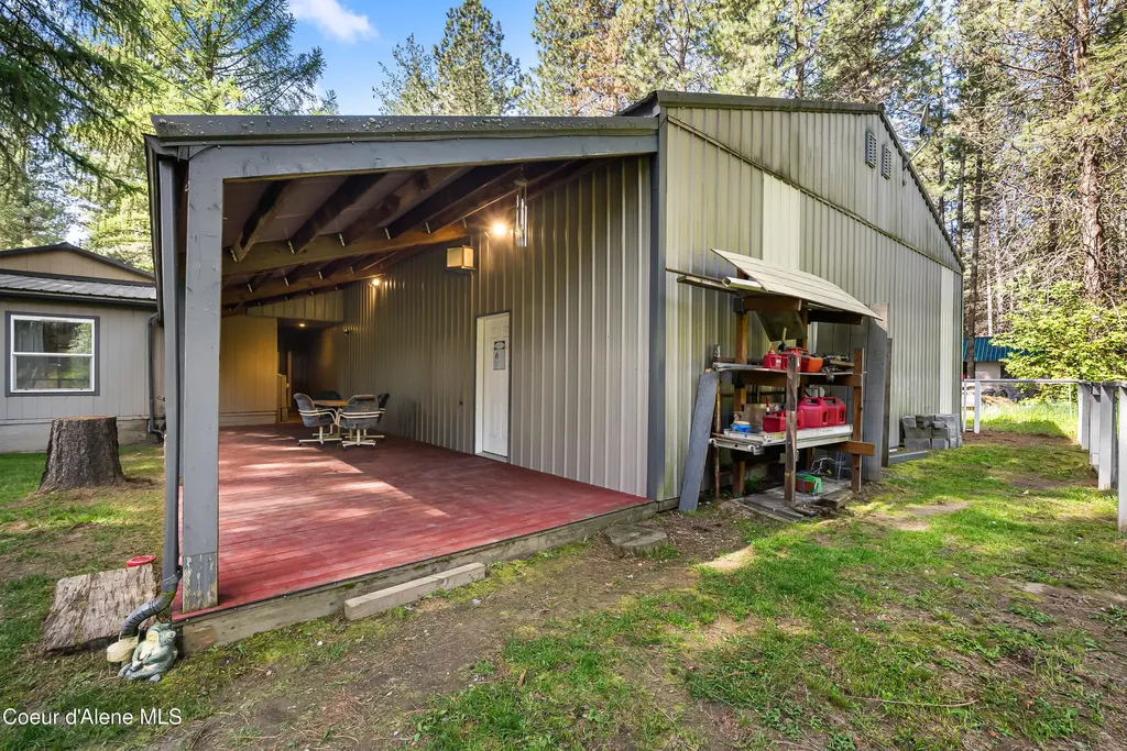 169 Shelby Road Laclede ID 83841