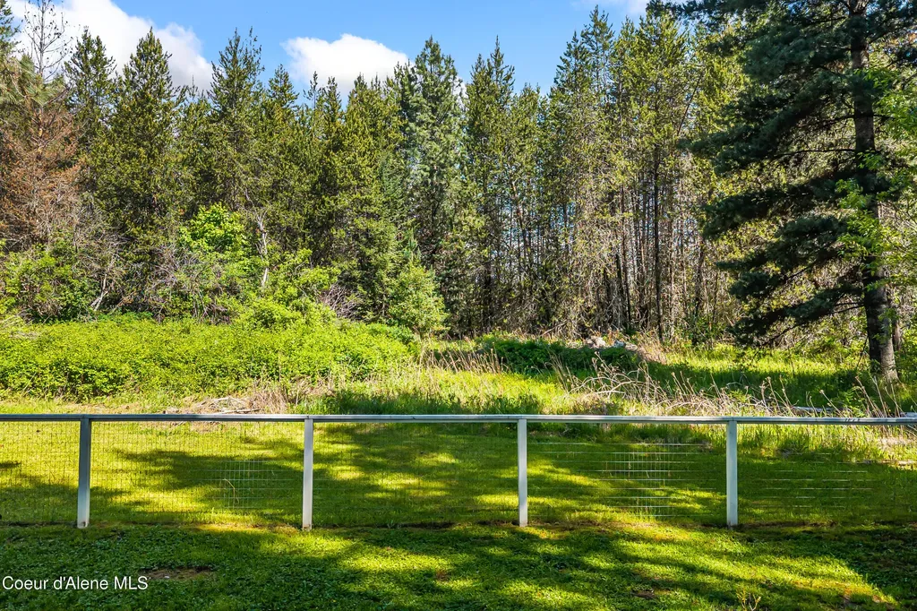 169 Shelby Road Laclede ID 83841