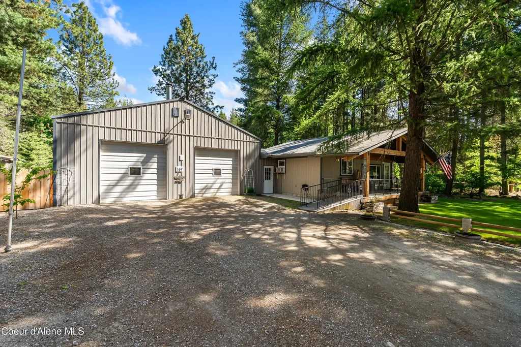169 Shelby Road Laclede ID 83841