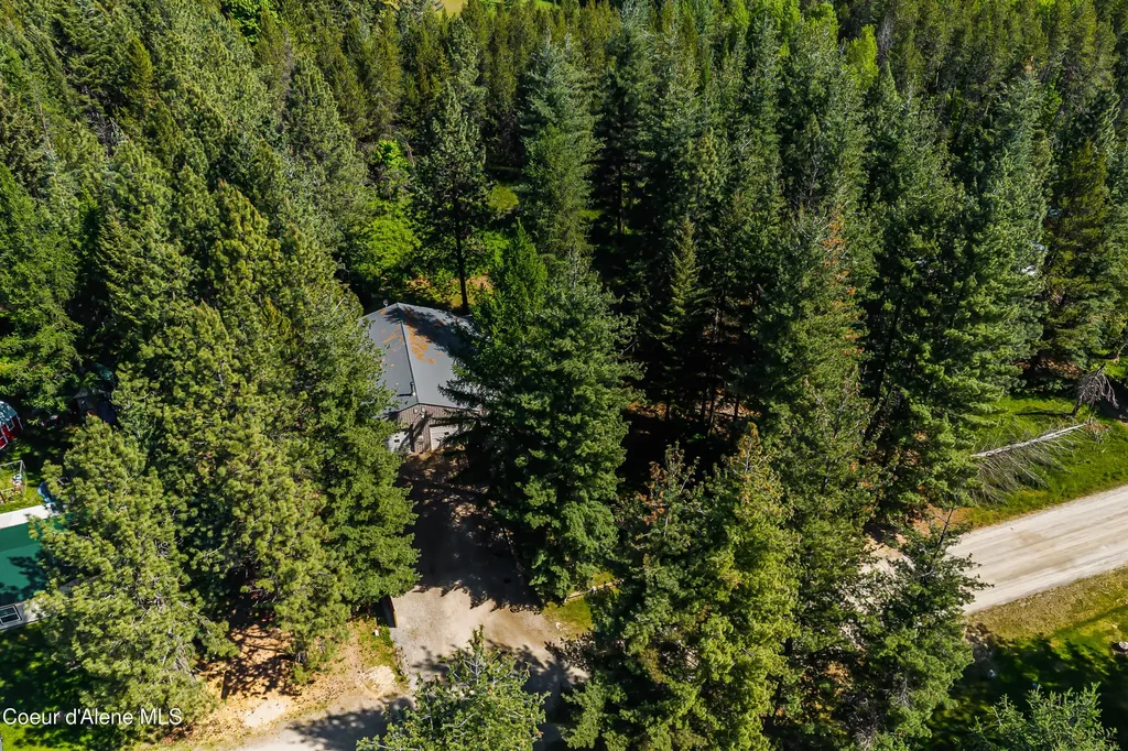 169 Shelby Road Laclede ID 83841