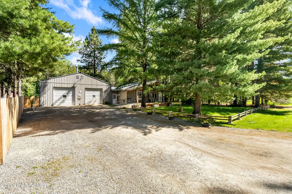 169 Shelby Road Laclede ID 83841