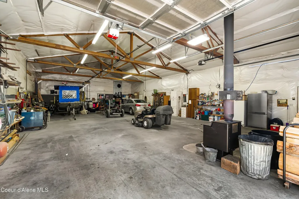 169 Shelby Road Laclede ID 83841