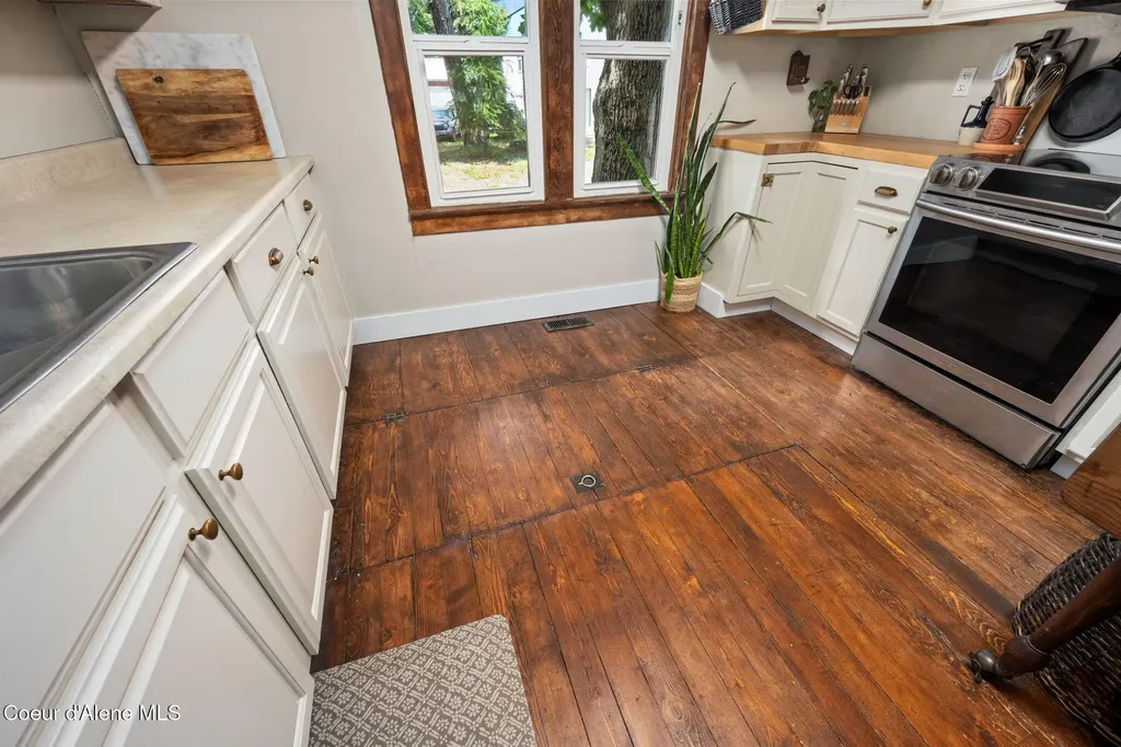 6133 W Madison Street Spirit Lake ID 83869